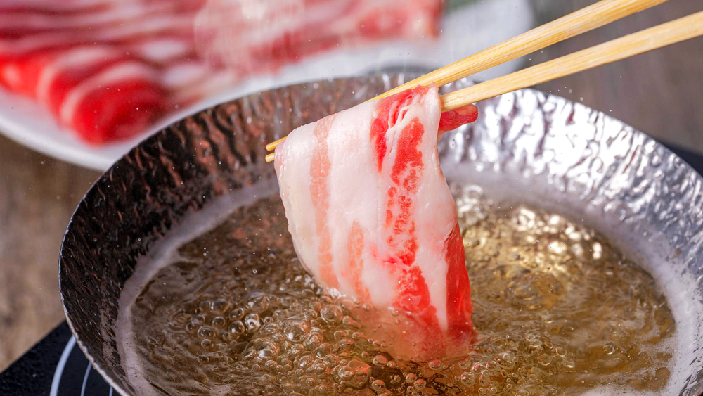 (Official website only! Check-in from 2 PM! Check-out at 11 AM!) [Wabutan Mochibuta Shabu-Shabu ♪] (2 meals included) Sakado Castle's popular shabu-shabu plan [Large hot spring bath & free Wi-Fi in all rooms] [Free parking]