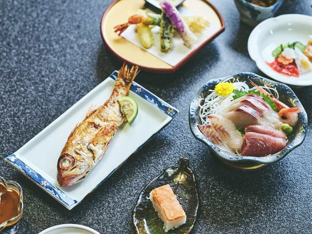 氷見産ノドグロまるごと姿焼き！贅沢海鮮コース（一泊二食サウナ付き）