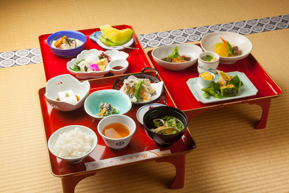 お寺で宿泊精進料理堪能プラン「三の膳付き」【阿字観瞑想・写経体験　無料】
