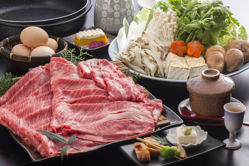 ◇すき焼きコース◇定番人気！お肉の旨味と甘辛い味が食欲をそそる♪≪一泊二食≫