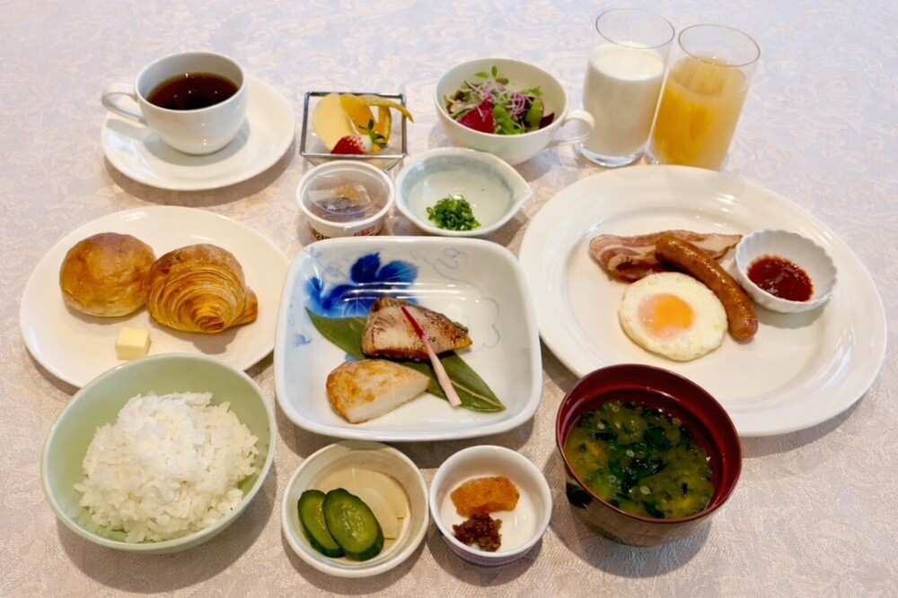 【朝食付】鹿児島・出水の食材を使った、シェフこだわりの朝食★飲み比べ焼酎80ml×2本付