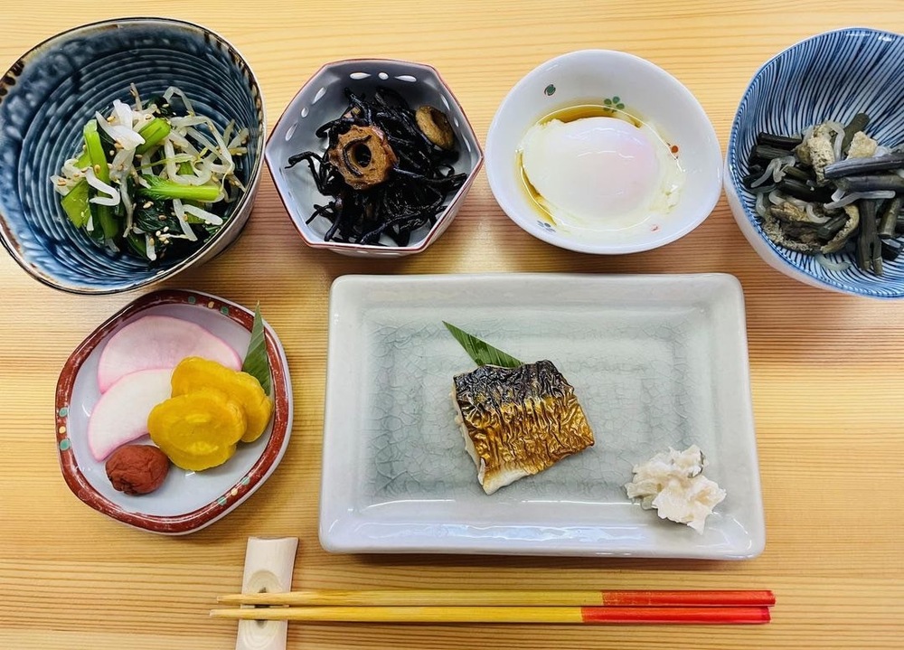 【含晚餐和早餐的方案】