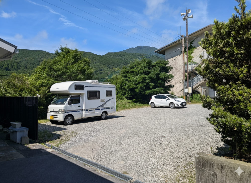 【1日1台限定/車中泊】登山と仕事のベースキャンプ。1500W電源・24Hトイレ洗面・共有キッチン完備・ゴミ出しOK！