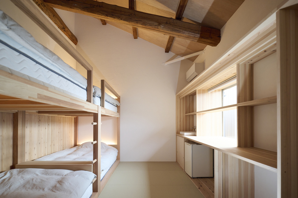 ROOM2