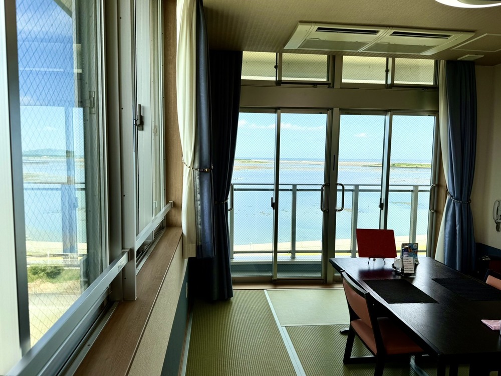 【たい】3階宿泊 角部屋 トイレ付 海側（10畳4名）
