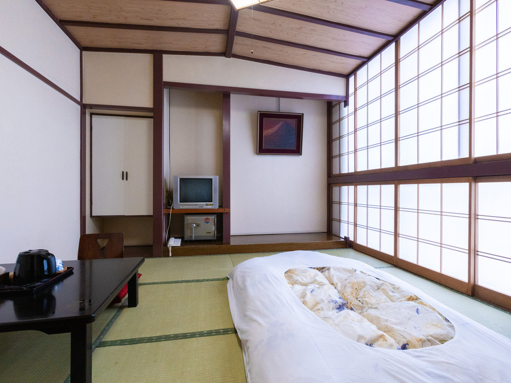Business type Japanese-style room_shared bathroom and toilet (semi-smoking) Electronic cigarettes only allowed
