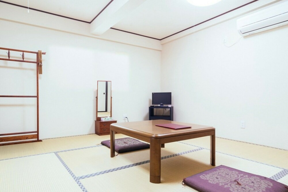 Renewal Japanese-Style Room with Shared Bathroom - No View