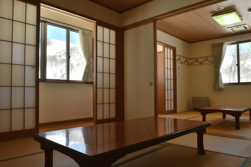 二間続き部屋　月