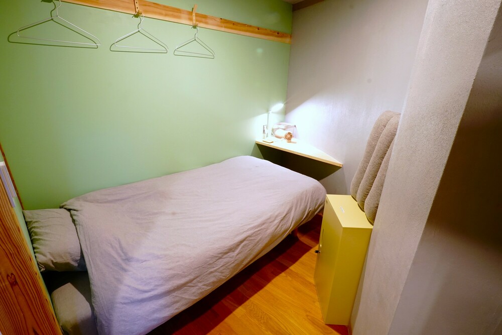 キャビンルーム/Cabin Room