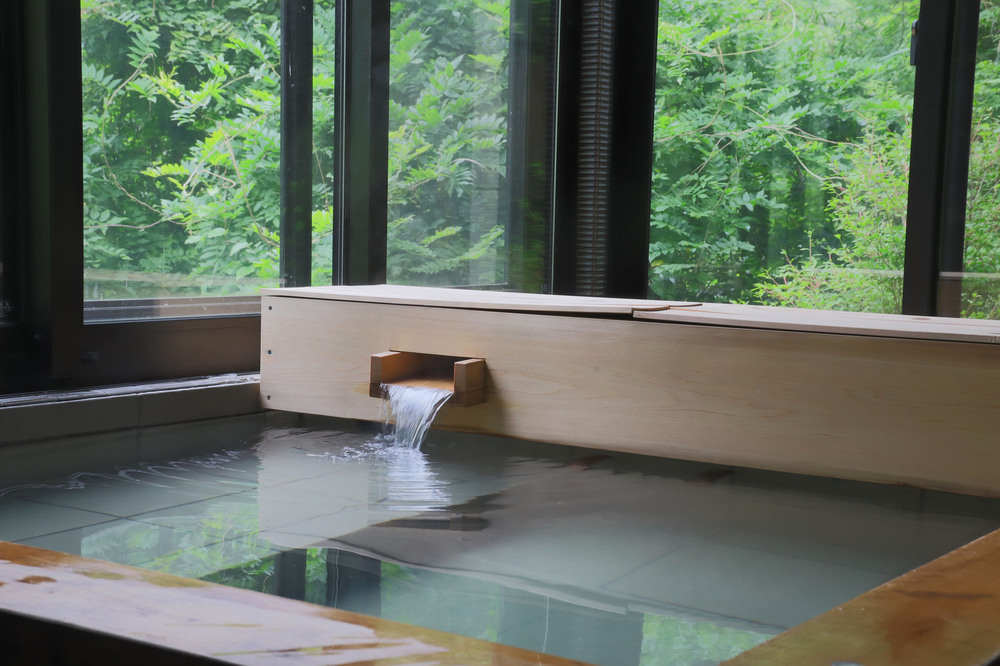 Private hot spring [14:00]