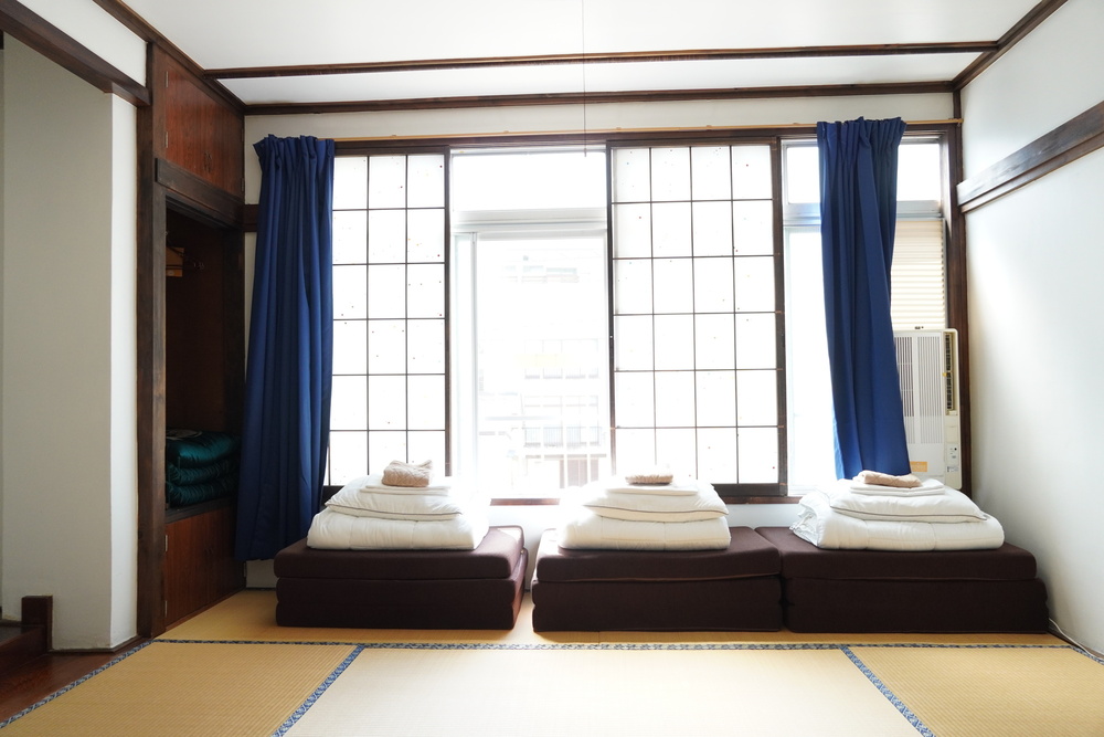 Big private room *2nd floor, no elevator