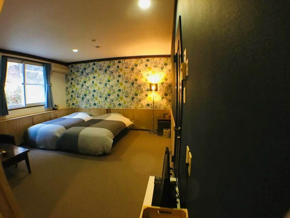 ◆憩いツインルーム◆寝室＆憩いスペース付のお部屋で悠々ステイ♪