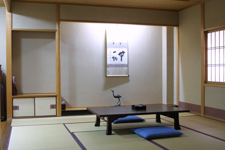 花の間　10畳+3畳（お風呂・お手洗い・洗面付）1～3名様用