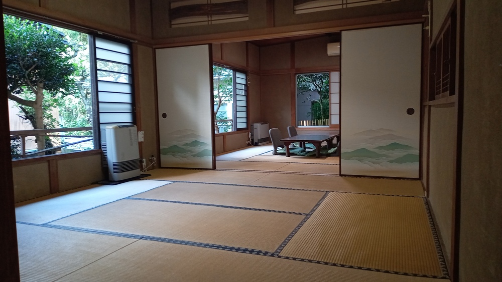 離れ２間続き（中２階）