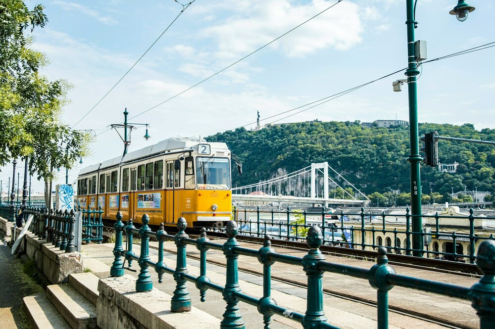 オーストリア・ハンガリー旅行の交通費のイメージ