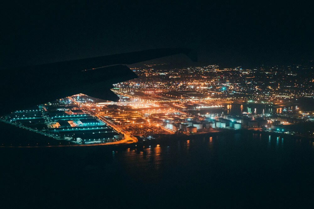 夜の空港